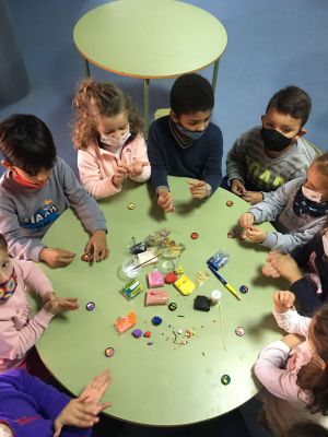 Aula da profe Marta (Reli INF)
Comezamos facendo ruliños e boliñas
