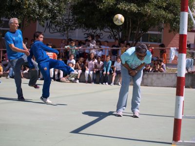 Nito protexendo as partes baixas do balonazo
