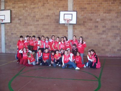 Os nosos equipos de minibasket
Ademáis de xogar tamén o pasamos ben...............
