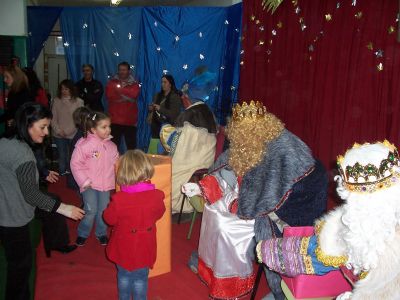 OS REIS MAGOS
Manoela e Candela entregan as súas cartas
