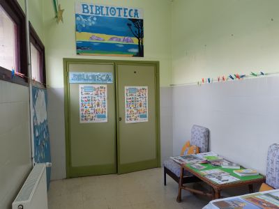 Entrada á Biblioteca
