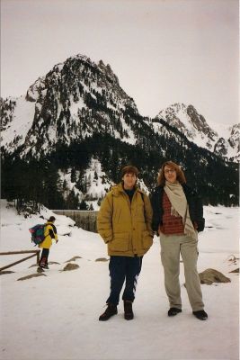 Excursión Pirineos- Abril 2000- As profes Mª José e Amparo
