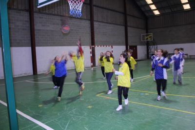 Xogando ao baloncesto 10
