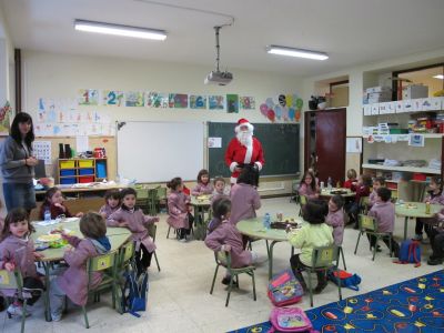 Papá Noel en 4 anos
O alumnado de EI de 4 anos recibe a visita e o agasallo de Papá Noel.
