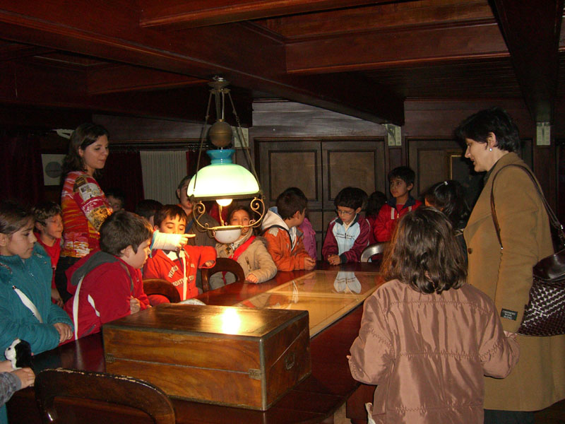 A mesa do contraalmirante Méndez Núñez
