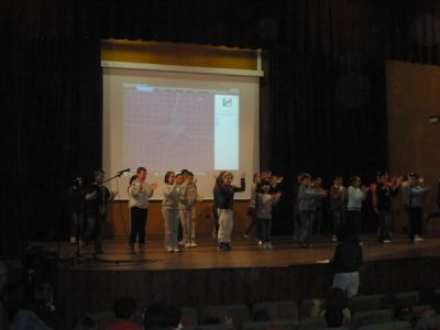 Fotos da Celebración do Día das Letras Galegas 2010 na aula da cultura da Picota.
Palabras chave: letras galegas 2010