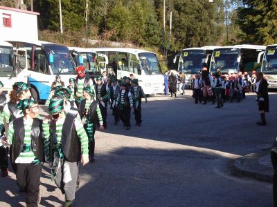 Xa chegamos a Gondomar.
Baixamos do autobús e ímonos concentrar.
