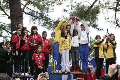 podio infantil feminino - primeiro posto
