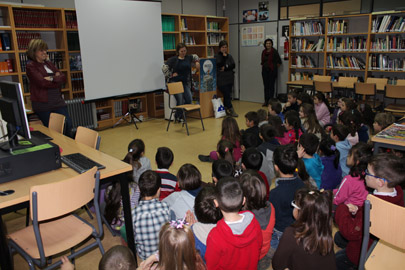 Nais na biblioteca