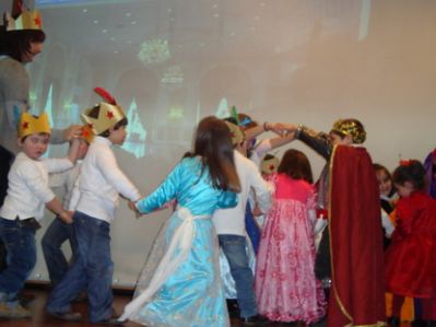 O príncipe e Cinderella tamén participaban no baile.
