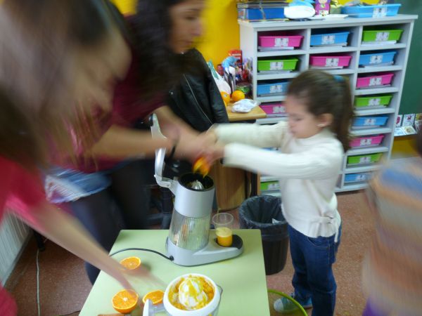 zume de laranxa e torradas con mel
