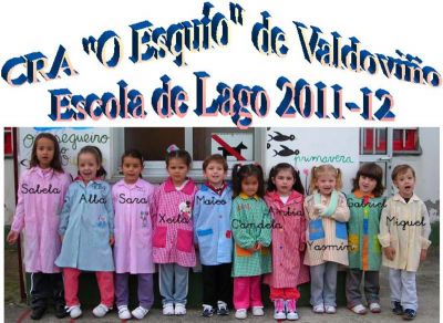 001- Os nenos e nenas da escola de Lago 2011-12
Este curso somos 10 nenas e nenos de 3 a 6 anos porque este curso temos 1º de Primaria.
