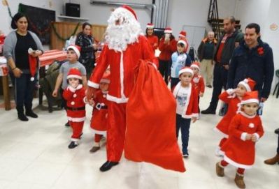 CHEGOU PAPÁ NOEL, CHEGOU PAPÁ NOEL... !!!!
