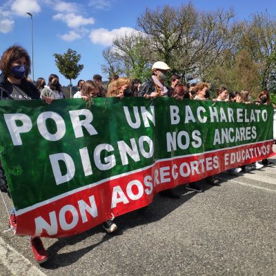 A pancarta que encabezaba a marcha
