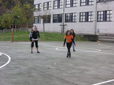 Danza moderna aproveitando un parón no xogo.
