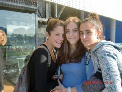 Adela, Elena e Emma
