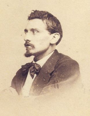 20. OUTRO RETRATO DE PONDAL EN 1862
Continúa o seu proceso formativo e transládase a Santiago, onde permanece ata 1885. Neste período confírmase a súa transformación en poeta "profesional" cada vez máis galeguizado. A súa intensa participación na sociedade compostelá obrigábao a gastar sumas importantes tanto de residencia como en vestimenta de luxo, preocupación continua da que existe constancia ao longo de toda a súa vida posterior, así como outros gastos suplementarios derivados dun modus vivendi propio dun dandy. Consecuentemente, polo que se pode apreciar na súa correspondencia,  virán continuas peticións de cartos á familia para satisfacer os seus gastos.

