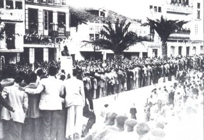 47. INAUGURACIÓN DUN MONUMENTO A CURROS EN CELANOVA
Inauguración en Celanova do monumento a Curros de Asorey en 1951.
