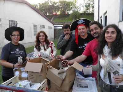 Membros da AMPA que prepararon as deliciosas castañas asadas
