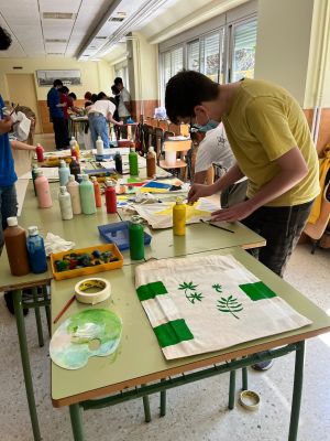 Obradoiro de bolsas de tela reutilizables. Alumnado de 3º da ESO.
