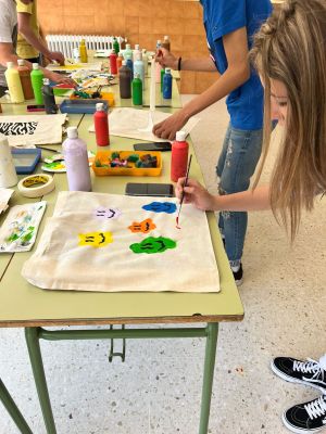 Obradoiro de bolsas de tela reutilizables. Alumnado de 3º da ESO.
