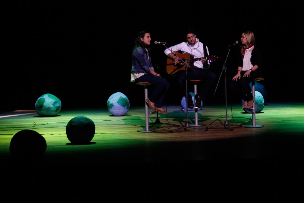 Sara Barros, María Rodríguez, Matt Campbell