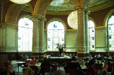 Espectacular cafetería do Victoria and Albert Museum
