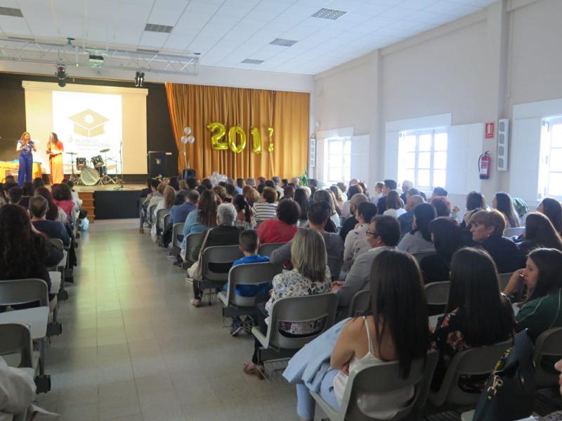 Aspecto do salón de actos antes do comezo do acto