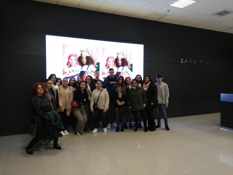 O grupo nas instalacións de Inditex en Arteixo