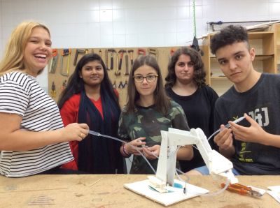 Brazo hidráulico
Yasmín, Fatema, Irene, Verónica e Matías.
4º Tecnoloxía ensinanzas aplicadas 2017-2018
