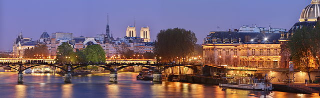 Vista de París dende o río Sena
