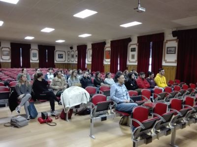 A Ponte
Programa “A Ponte entre o Ensino Medio e a USC”, un encontro entre os centros de ensinanza secundaria e a USC, para orientar ao alumnado respecto ao ingreso nos estudos superiores.
 
Xornada para Ciclos Formativos de FP: Martes 19 de febreiro ás 16:30
