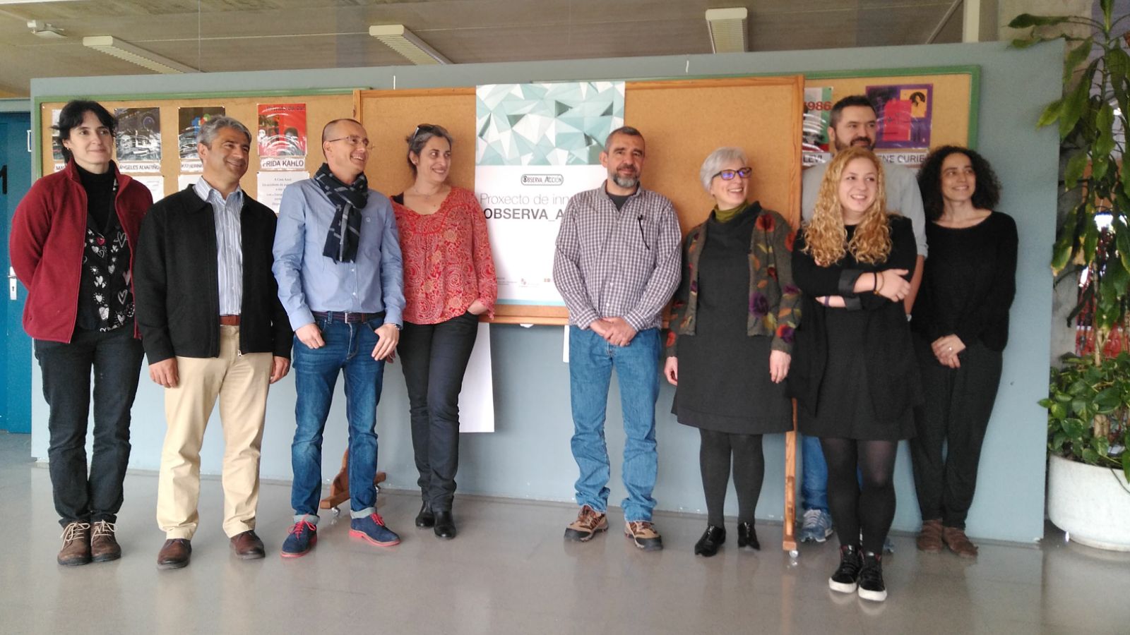 Profesores na visita ao instituto.