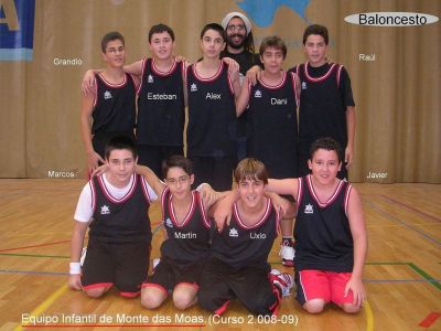 2.008-09 Baloncesto.Equipo infantil de Moas:Grandío,Esteban,Alex,Dani Raúl,Marcos,Martín Uxío y Javier.
