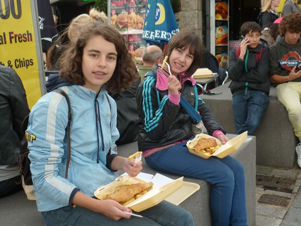 comiendo fish and chips
Palabras chave: Londres