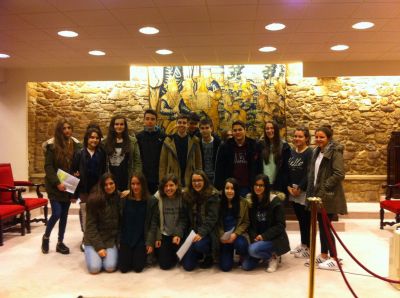 VISITA DE 4º ESO B Á RAG
Varios grupos de alumnos de 4º ESO visitaron a Real Academia Galega e a Casa Museo de Dona Emilia Pardo Bazán durante o mes de febreiro. Trátase de visitas moi participativas por parte dos alumnos e interdisciplinares por canto conflúen contidos de linguas e literaturas castelá e galega.
