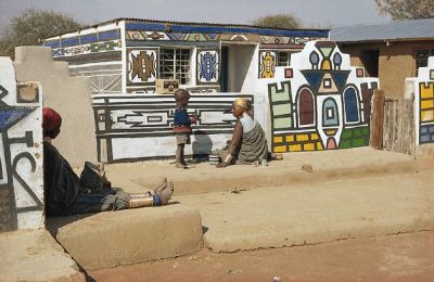 Arte africano
Palabras chave: arte, africano, casas decoradas, arquitectura