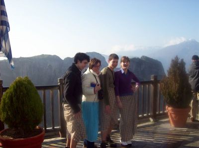 METEORA. Posando na terraza de Varlaam
