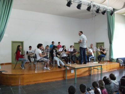 Actuacción Banda Ateneo de Negreira
Curso 2011-12 acto inaguración Banda Ateneo de Negreira
Palabras chave: actividade cultural