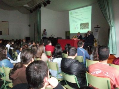 Conferencia Álvaro Barreiro
MÉRCORES, 10 OUTUBRO (5ª e 6ª horas. 12:45 -14:25):
Conferencia   de  ÁLVARO BARREIRO GARCÍA,  catedrático   de   Informática   da Universidade da Coruña: Search Engines: motores de busca de información na Web.
Presentación do Premio Científico Álvaro Barreiro García, para o alumnado do IES Xulián Magariños.
Palabras chave: actividade cultural