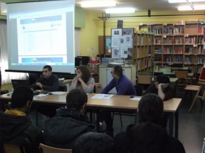 Mesa redonda ciclo ASIR
Mesa redonda ciclo ASIR, martes 5 de marzo na biblioteca.
Palabras chave: actividade informativa