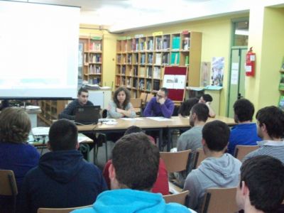 Mesa redonda ciclo ASIR
Mesa redonda ciclo ASIR, martes 5 de marzo na biblioteca.
Palabras chave: actividade informativa