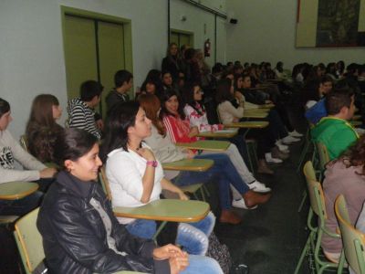 Charla sobre piercings e tatuaxes
Charla sobre piercings e tatuaxes impartida polo doctor José Carro Otero
Palabras chave: actividade cultural