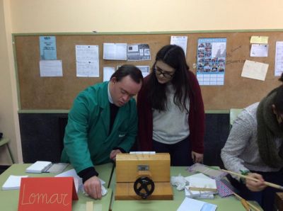 MÉRCORES, 11 FEBREIRO 2015
APRENDENDO A ENCADERNAR, por Asociación AFEXDI (Centro Ocupacional para as persoas con discapacidade intelectual. Santiago de Compostela)
Palabras chave: actividade educativa