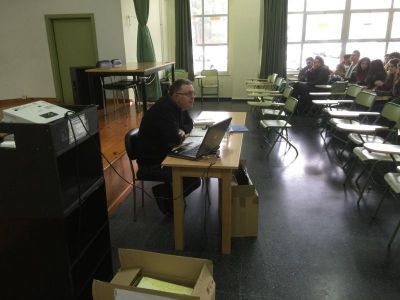 30 de Xaneiro
LETRAS GALEGAS 2015
CONFERENCIA:FILGUEIRA VALVERDE, MAGARIÑOS NEGREIRA e o SEMINARIO DE ESTUDOS GALEGOS,por X. Amancio Liñares Giraut, historiador e escritor.
Palabras chave: actividade educativa