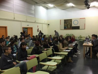 4 de maio de 2015
Alumnado 2º ESO, organiza: Orientación
Palabras chave: actividade educativa