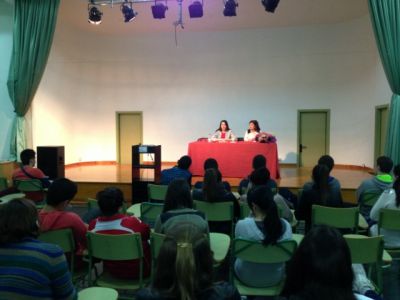 María López Sández
Charla da escritora galega María López Sández, autora do libro: As formas das nubes
Palabras chave: actividade educativa