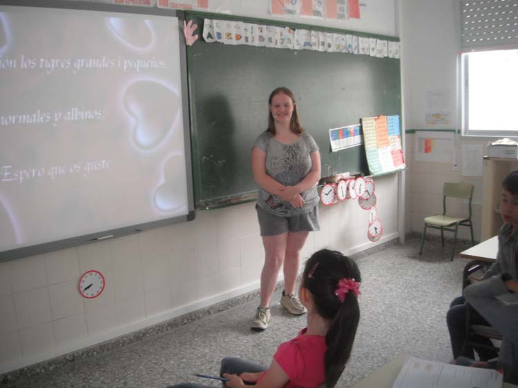 carmen_presentando.JPG