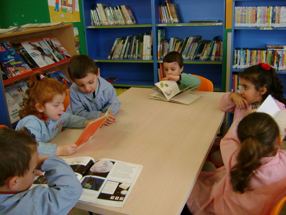 investigamos na biblioteca
