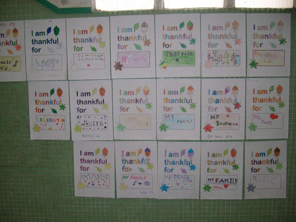 Os alumnos de 5º e 6º están agradecidos por moitas cousas. E así o din, pero en inglés.
Palabras chave: thanksgiving, carteles, thyank you, agradecimientos, 5º, 6º, terceiro ciclo, inglés, 3º ciclo